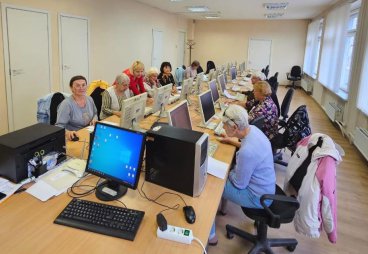 Пенсионеры Псковского региона продолжают участие в реализации социального проекта «Обучение пенсионеров компьютерной грамотности и работе на современных гаджетах»